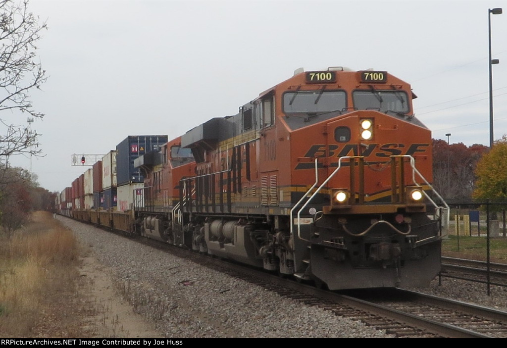 BNSF 7100 East